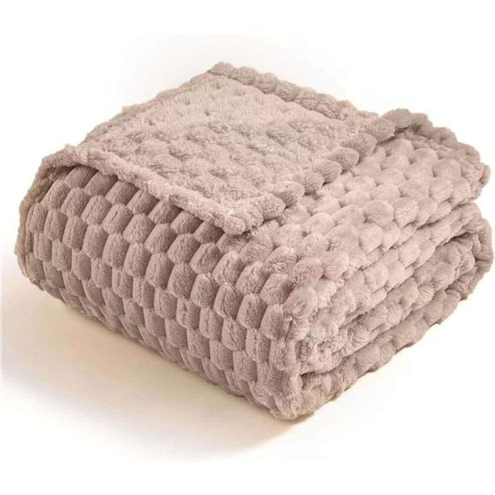 Flannel Fleece Throw Blanket(50x70 inch), 3D Jacquard Camel Fuzzy